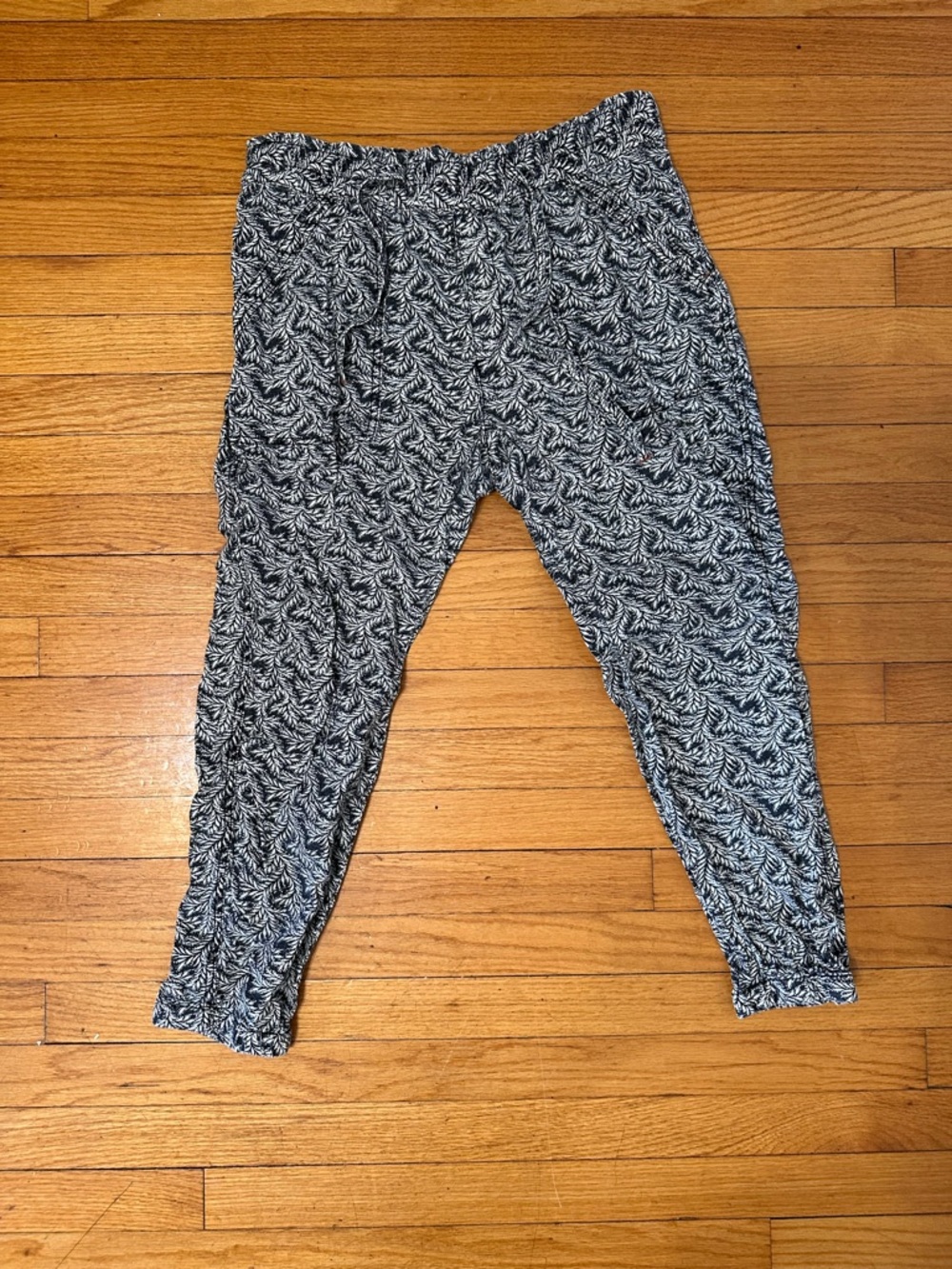 Anthropologie Blue and White Printed Cropped Pants